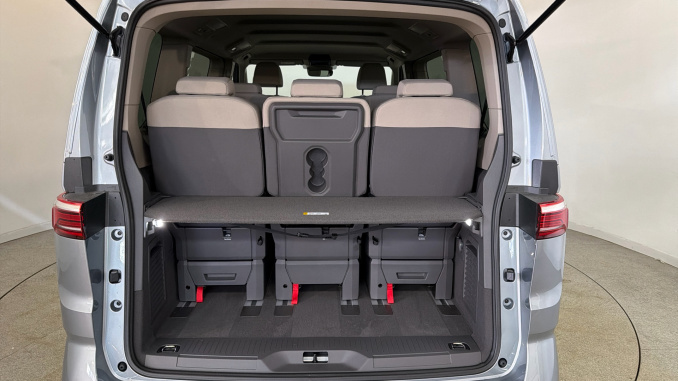Volkswagen Multivan 1.5 TSI eHybrid Life 5dr 4MOTION DSG Estate - Image 18